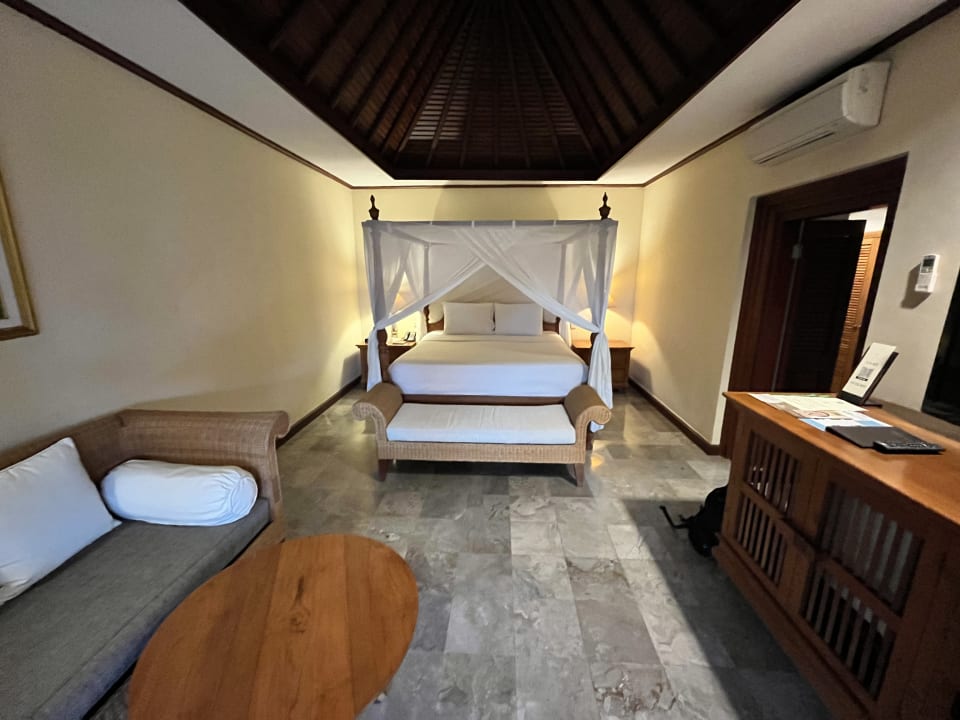 Zimmer Puri Santrian