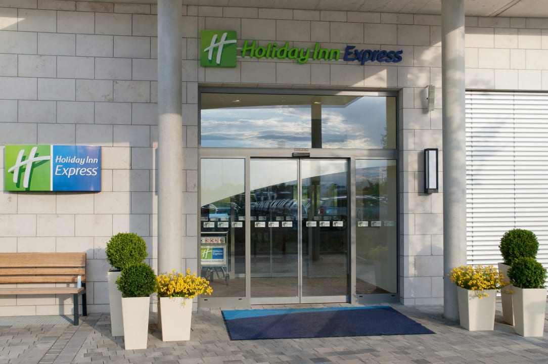Außenansicht Holiday Inn Express Nürnberg - Schwabach