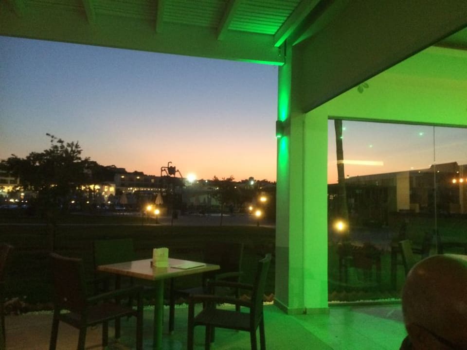 Restaurant Asterias Beach Resort