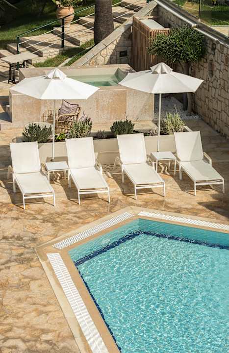 Pool Erietta Luxury Apartments