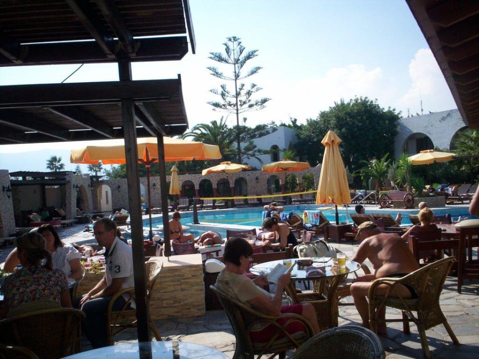 Am Pool Gaia Garden Hotel