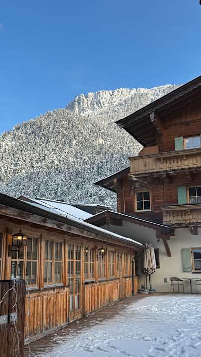 Außenansicht Waidringer Hof · 1. Tiroler Glückshotel
