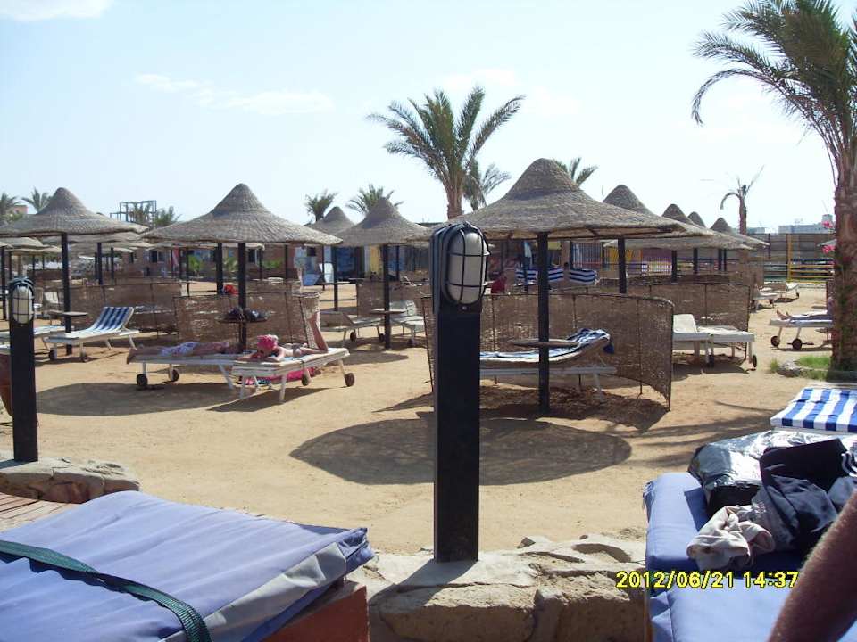 Plaża beznadziejna Le Jardin Aqua Park Resort