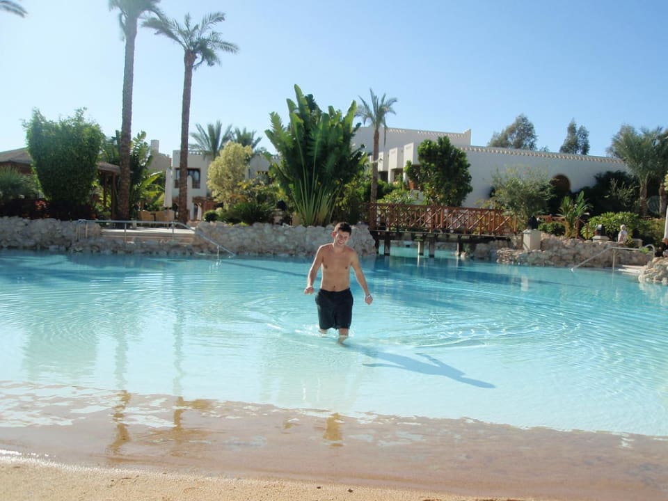 Pool mit Sand Ghazala Gardens