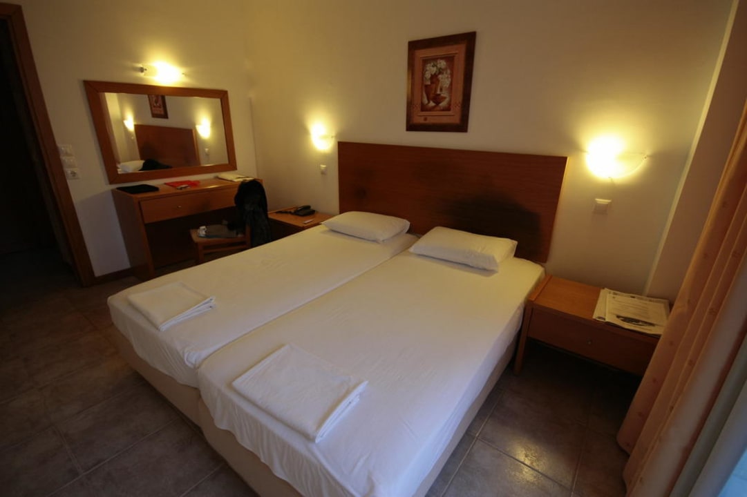 Schlafzimmer der Suite Renaissance Hanioti Resort Residences & Spa