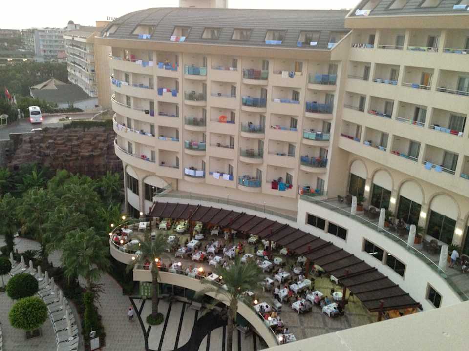 Aussicht vom balkon richtung Hotel Saphir Resort & Spa
