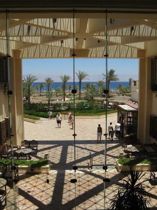 Widok z recepcji hotelowej Aquis Taba Paradise Resort
