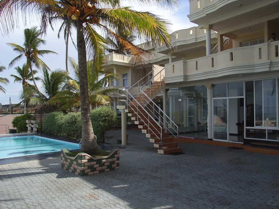 Außenansicht Bochum Lanka Hotel/Resort