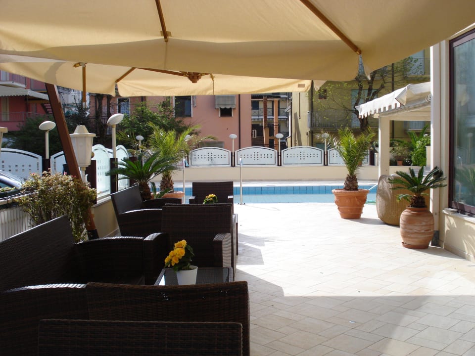 Outdoor-Bereich Hotel International Beach