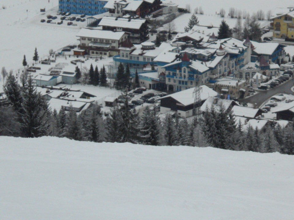 Hotelansicht von der Piste aus Schlosshotel Lacknerhof