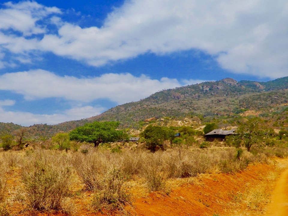 Außenansicht Rhino Valley Lodge