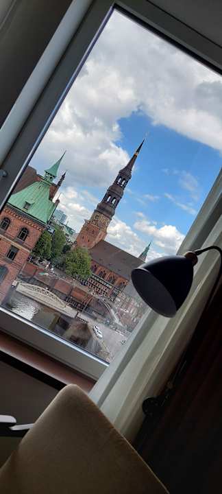Ausblick AMERON Hamburg Hotel Speicherstadt
