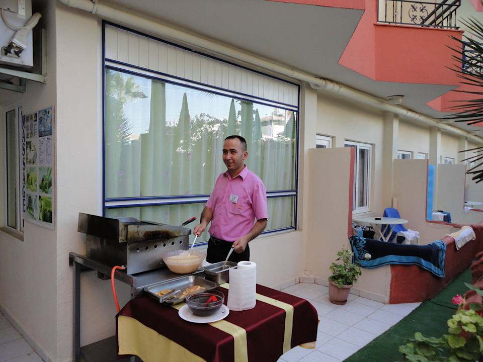 Menager Semoris Hotel