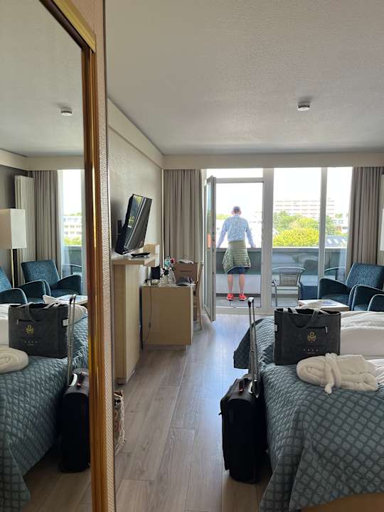 Zimmer ambassador hotel & spa