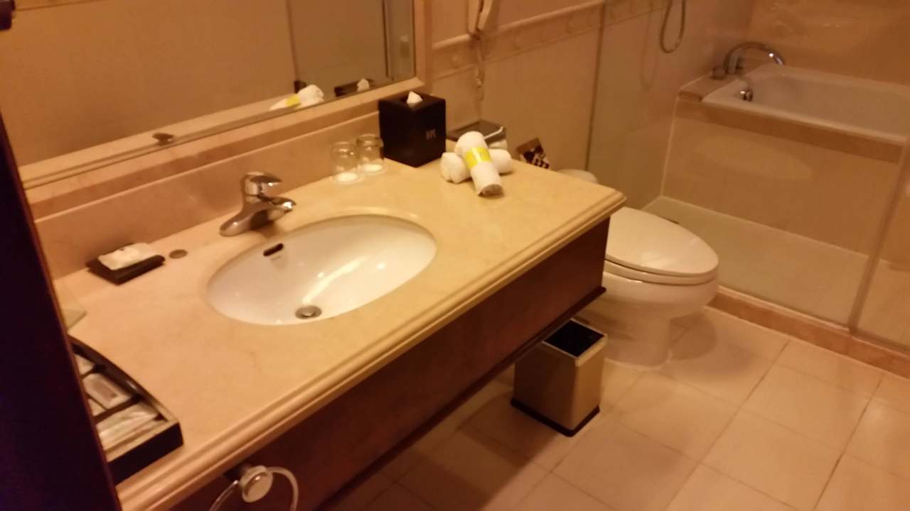 Badezimmer Hotel Grand Mercure On Renmin Square