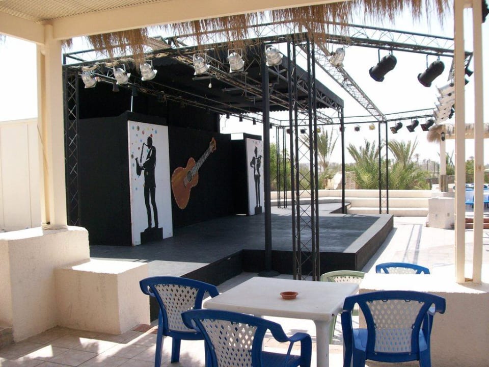 Animationsbühne am Strand Iberostar Waves Mehari Djerba