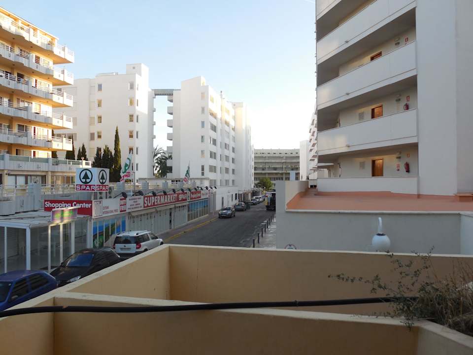 Balkon mit Strommkabel Bei Juan Playa Blanca
