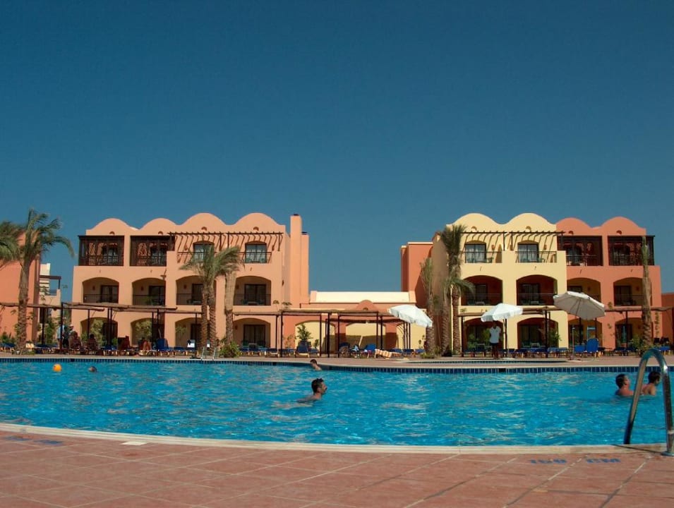 Pool am neuen Gebäude Jaz Makadi Saraya Resort