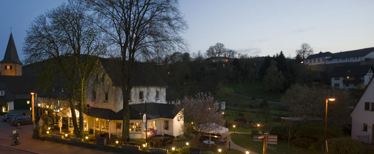 Hausansicht bei Nacht Landgasthof Seemer