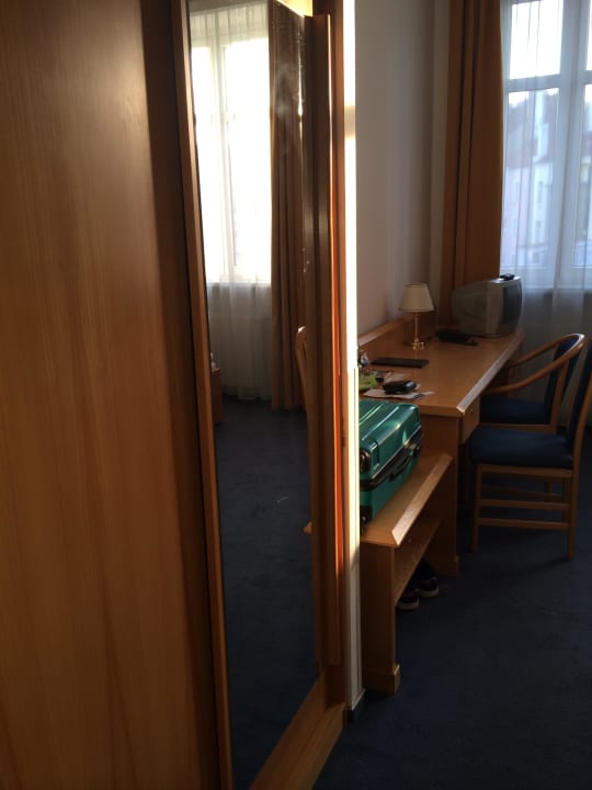 Blick vom Eingang ins Zimmer Hotel Nabucco