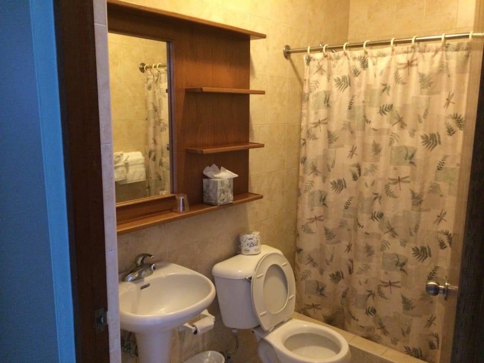 Baño Hotel Fajardo Inn