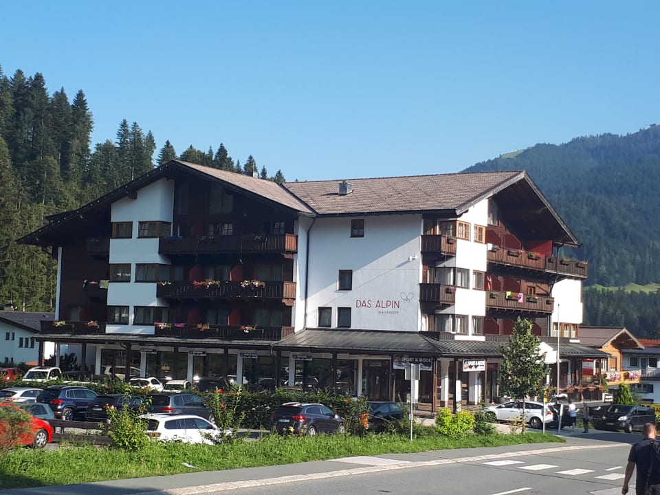 Außenansicht Garni Hotel - Das Alpin Kaiserzeit