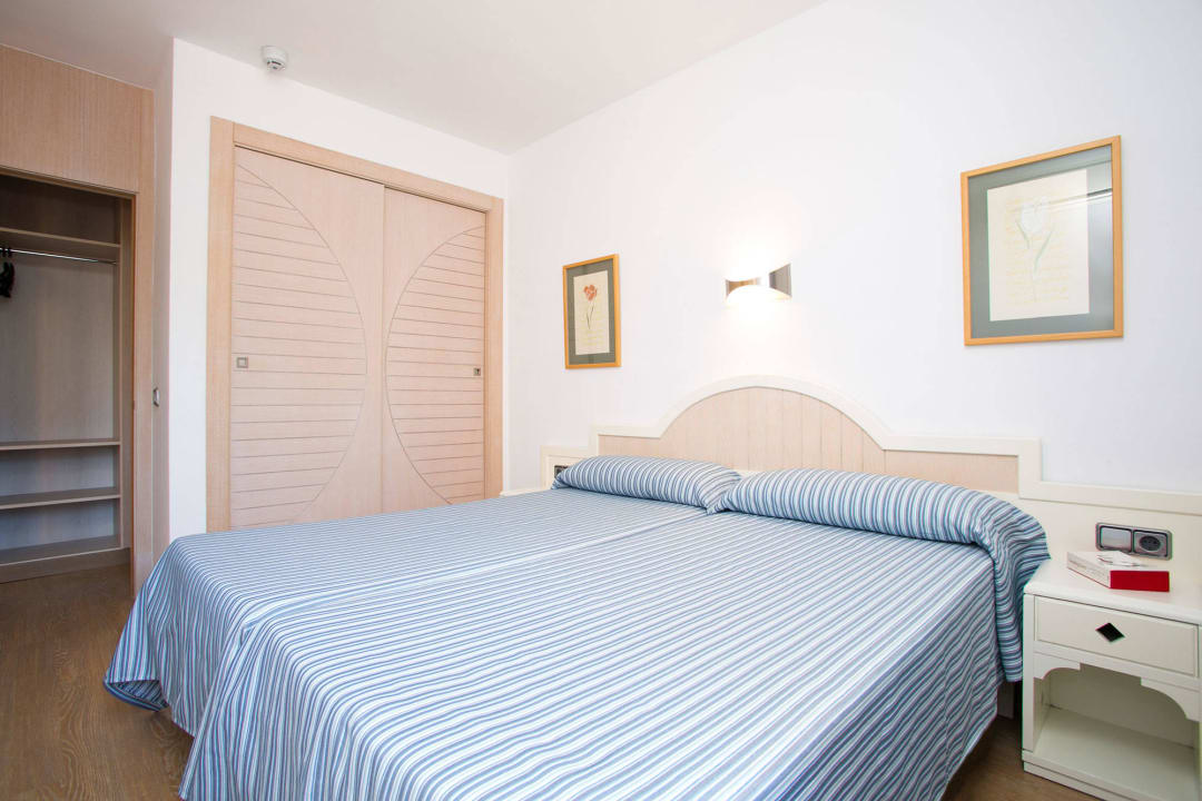 Habitación doble azul Aparthotel Aquasol