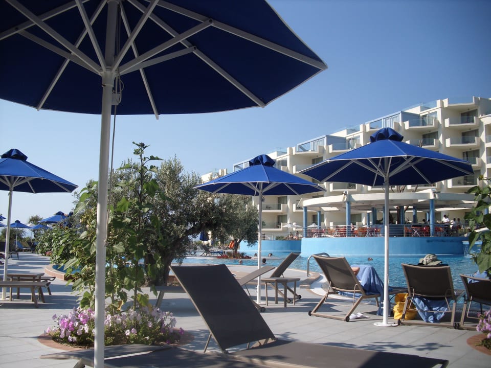 Außenansicht vom Pool Atrium Platinum Luxury Resort Hotel & Spa