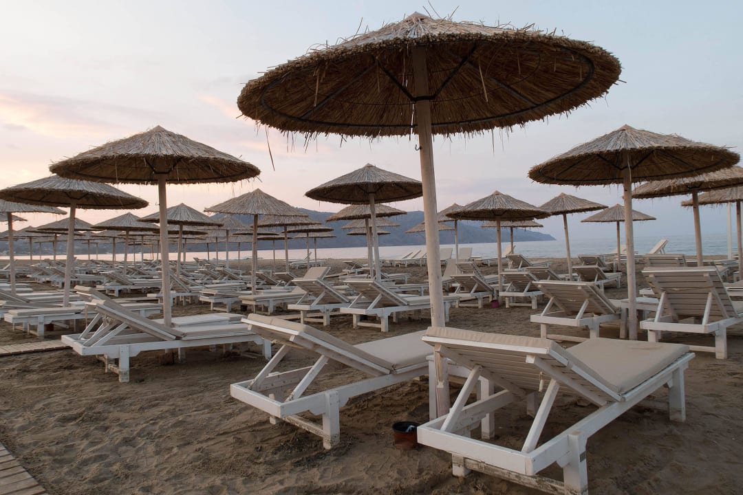 Strand am späten Nachmittag Anemos Luxury Grand Resort