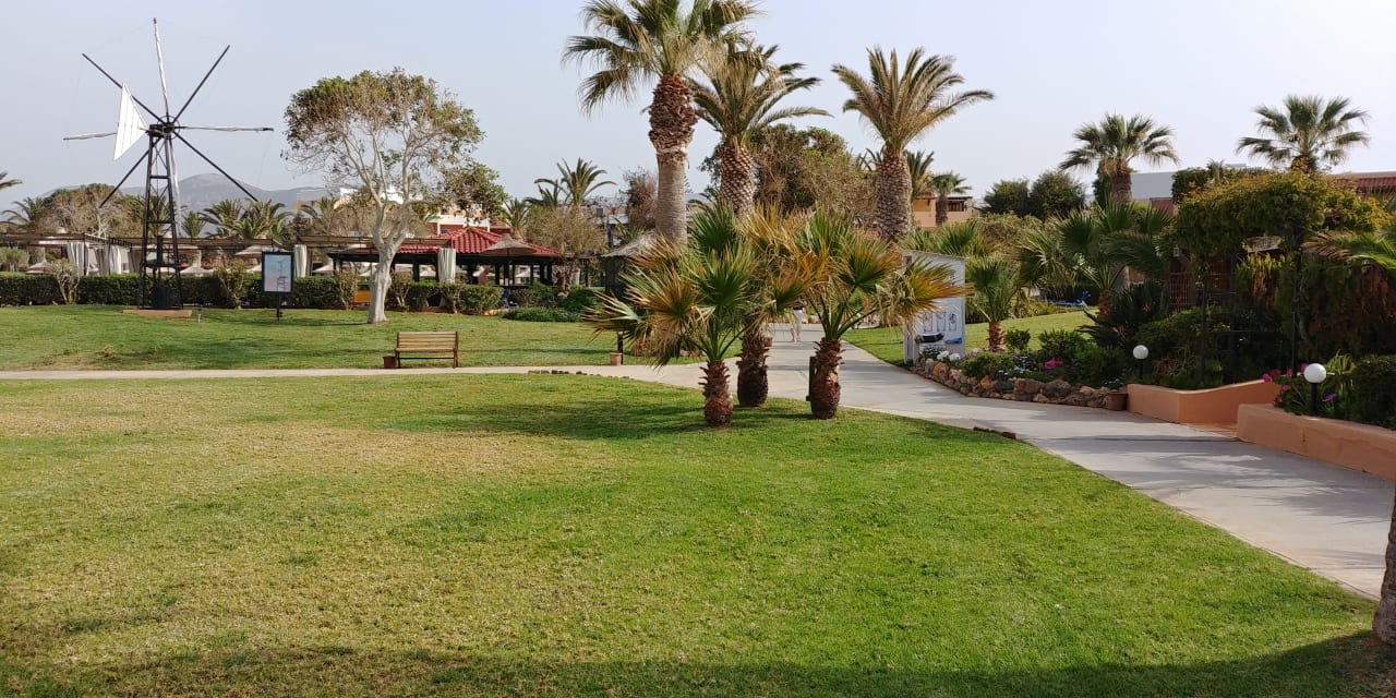 Gartenanlage Anissa Beach & Village