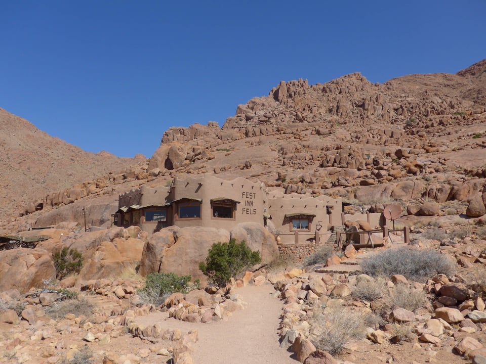 Blick auf Rezeption und Restaurant Koiimasis Ranch