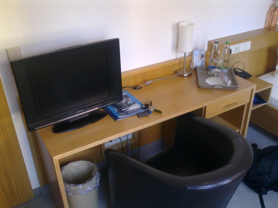 Kommode mit Fernsehr Hotel Klosterpost