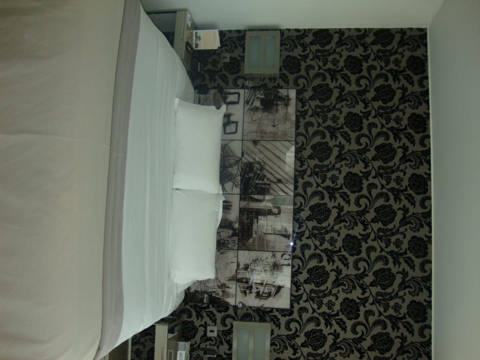 Blick ins Zimmer Hotel H10 London Waterloo