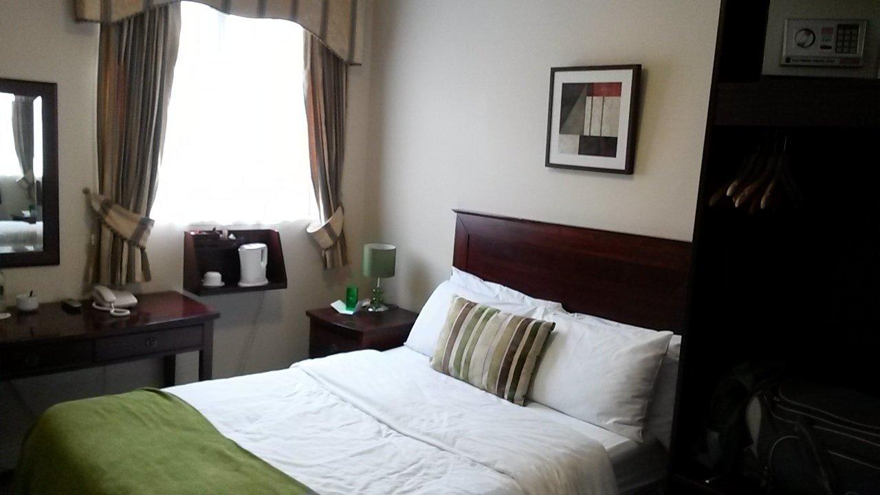 Offener Schrank Uppercross House Hotel