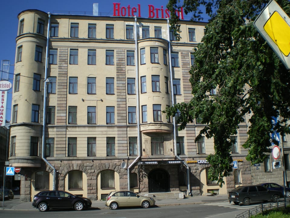 Gesamtansicht Hotel Bristol