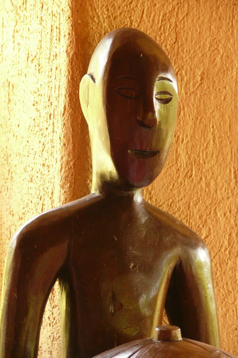 Skulptur im Restaurant Hotel Hibiscus Garden Inn