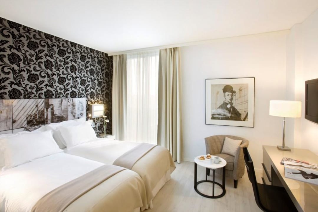 Deluxe Bedrooms - twin beds Hotel H10 London Waterloo