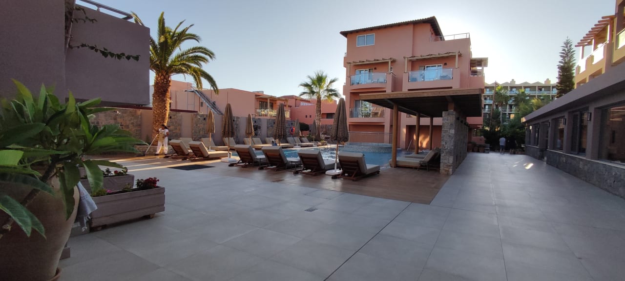 Pool High Beach Resort