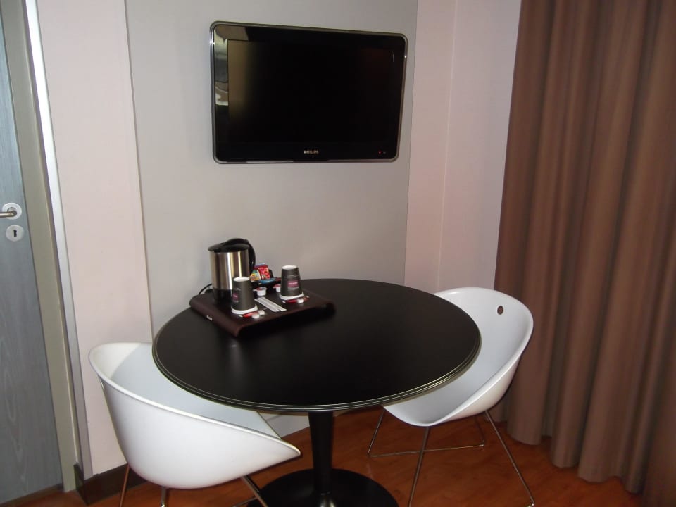 Sitzecke im Aufenthaltsraum Appart'Hôtel Mercure la Défense Grande Arche