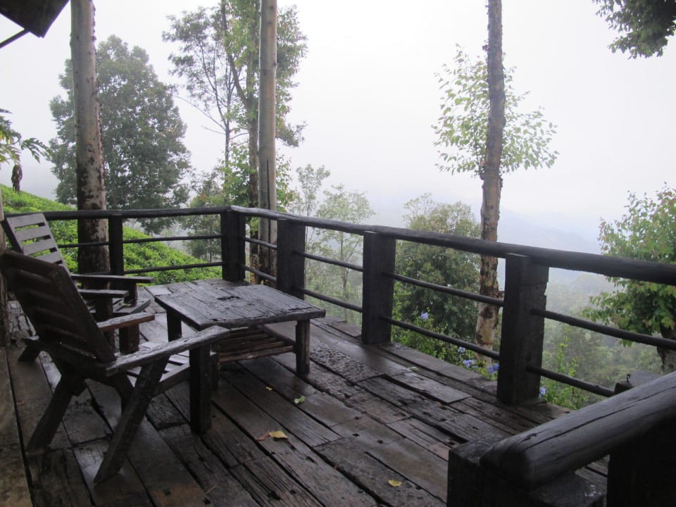 Terrasse leider im Regen 98 Acres Resort