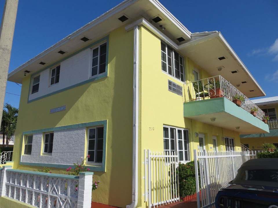 Sicht von 75. Street Apartments Sorrento Villas