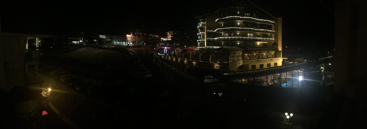 Aussicht vom Balkon auf das Haupthaus Hotel Kohlerhof