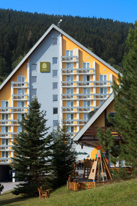 Außenansicht Pinia Hotel & Resort