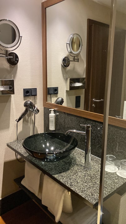 Zimmer Flemings Hotel Frankfurt Main-Riverside