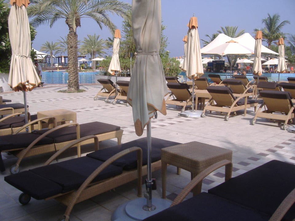 Bazén Hotel Le Meridien Al Aqah Beach Resort