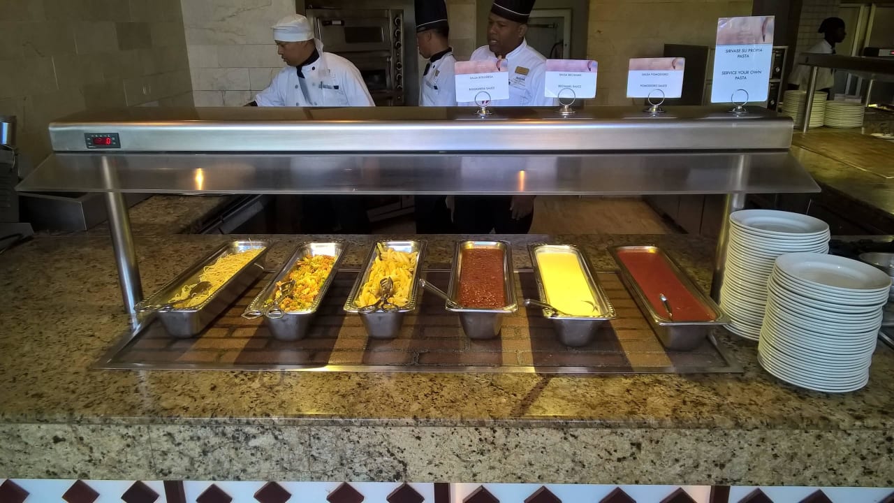 Buffet Meliá Caribe Beach Resort-All Inclusive
