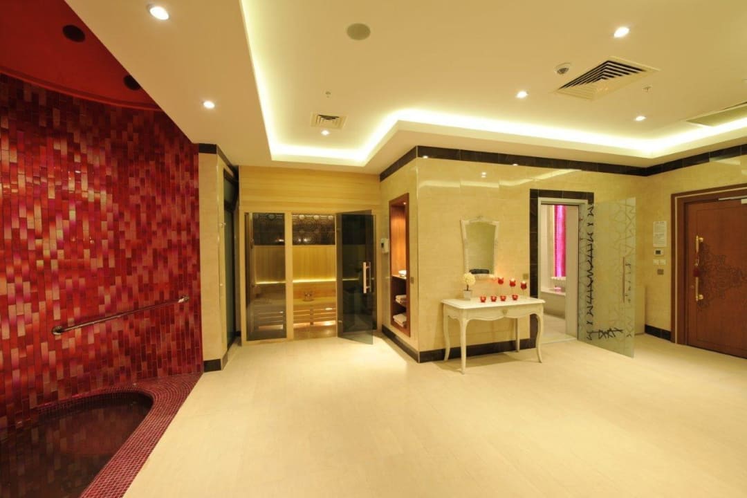 Thermal Family Turkish Bath(Jacuzzi, Sauna, Hamam) NG Afyon