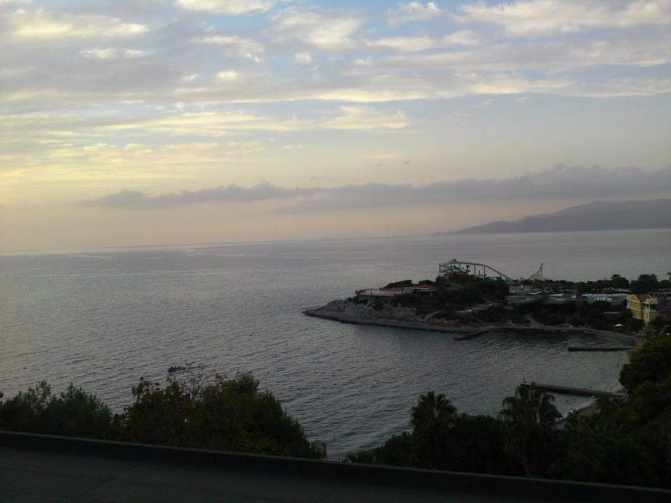 Blick über die Bucht Hotel Pine Bay Holiday Resort