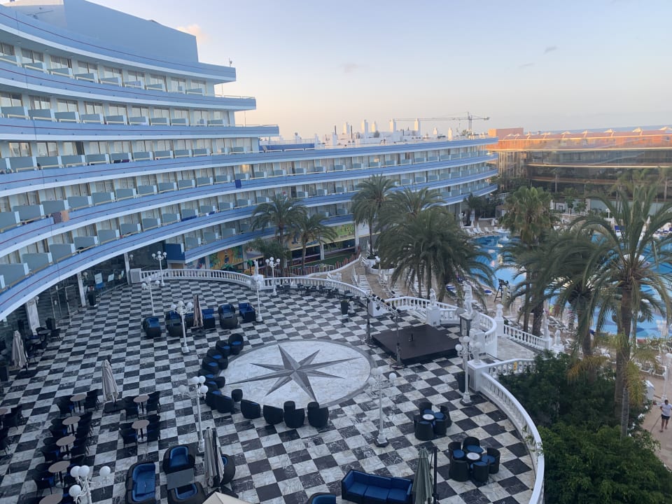 Ausblick Mediterranean Palace Hotel