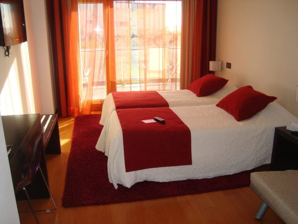 Zimmeransicht mit Doppelbett Hotel Miramar Sul